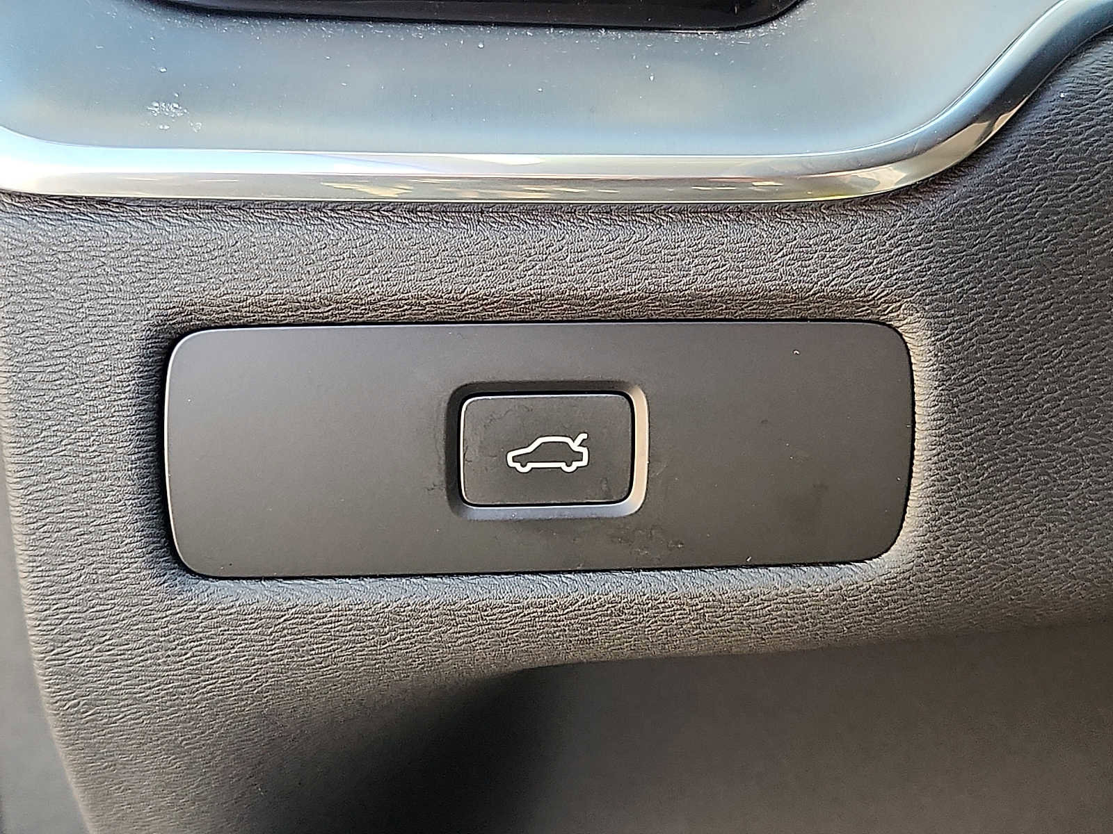 Certified 2023 Volvo XC60 B5 Core w/ Climate Package image 21