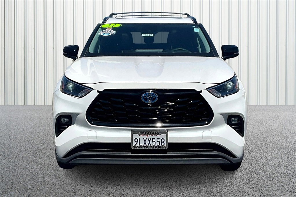 Used 2024 Toyota Highlander XLE image 3