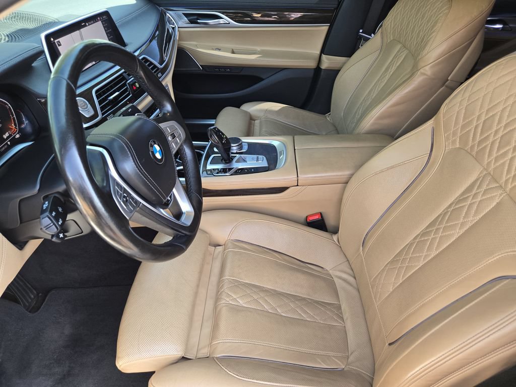 Used 2022 BMW 740i RWD image 8