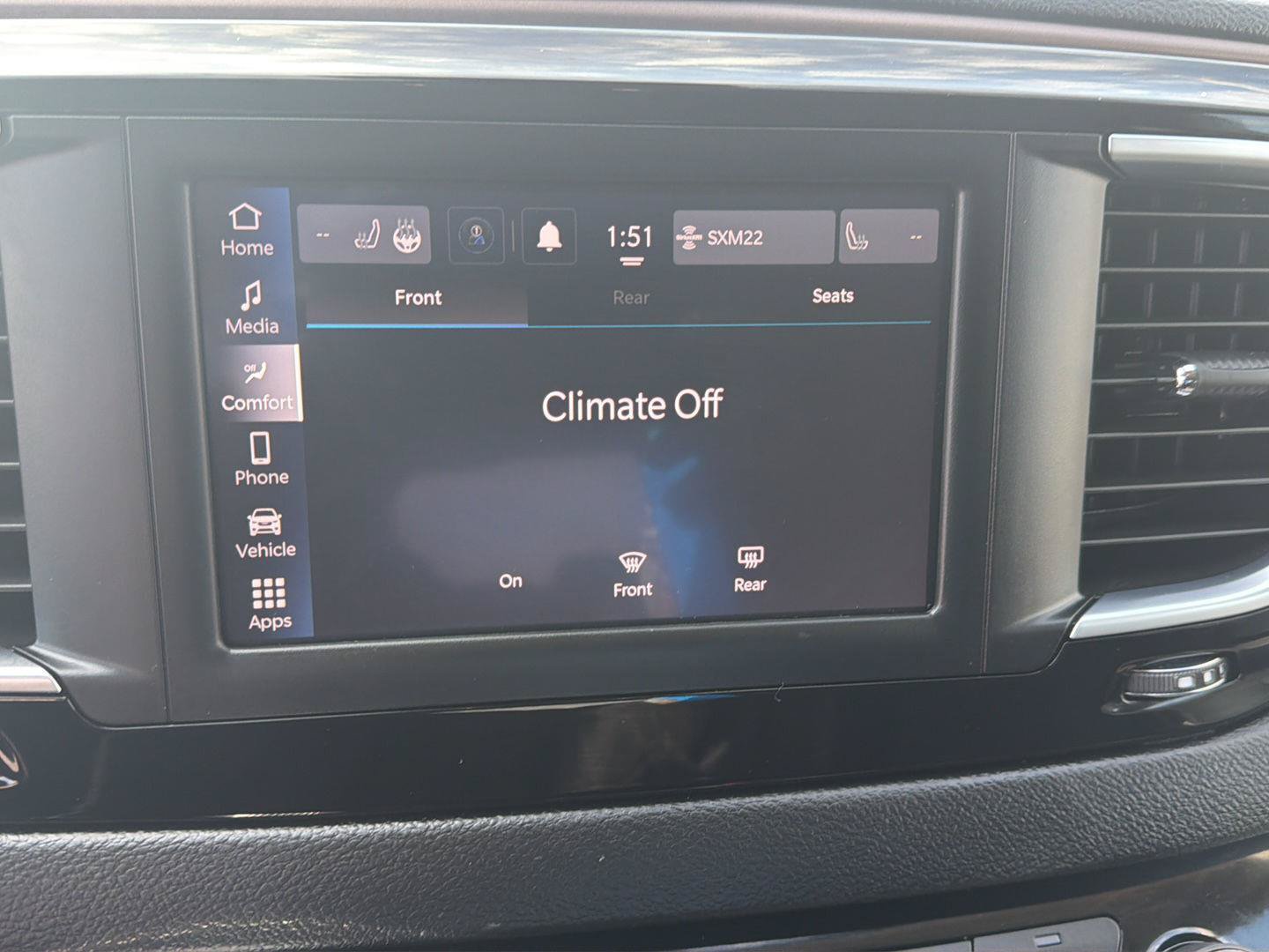 Used 2023 Chrysler Voyager LX FWD image 16