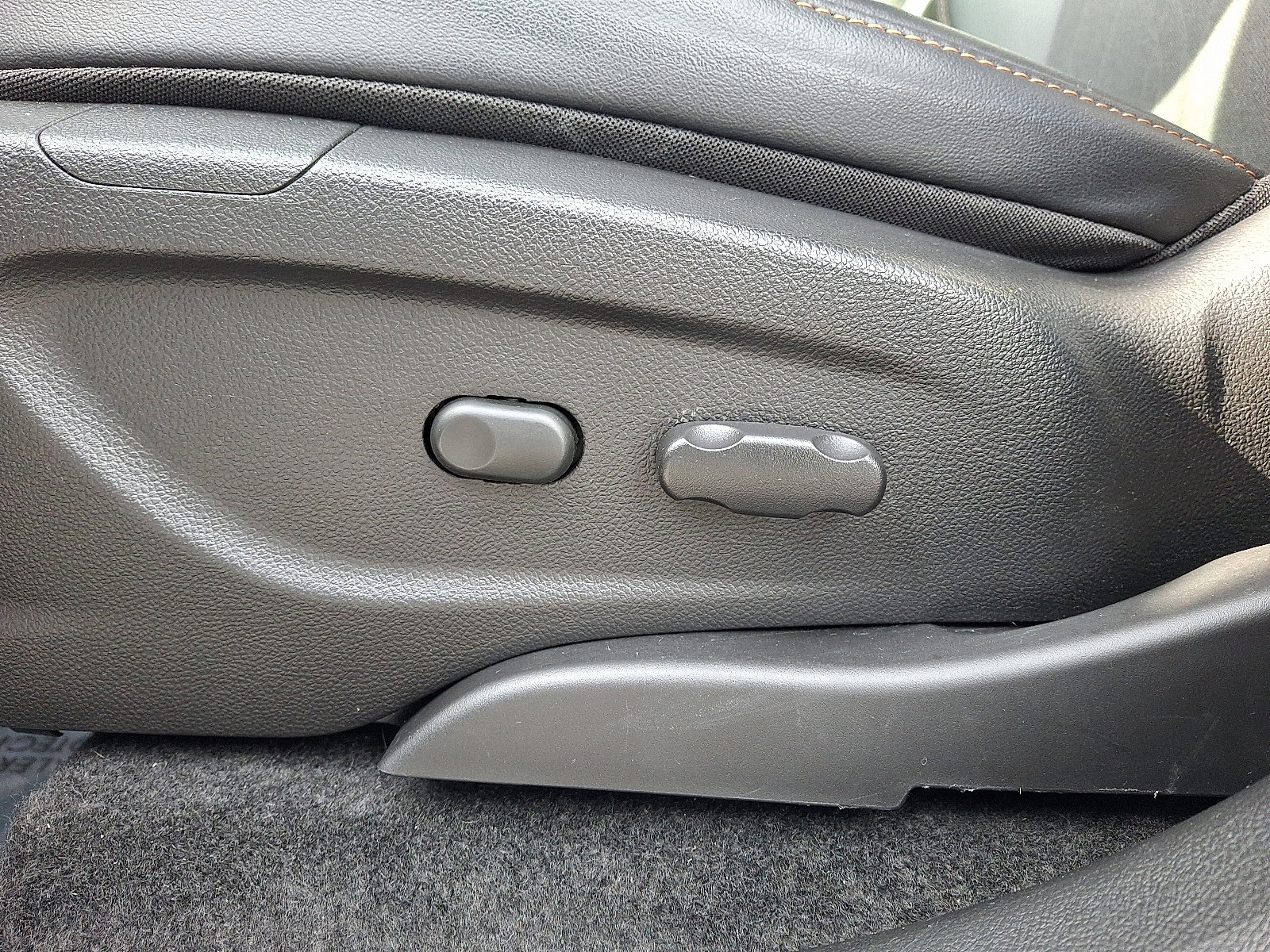 Used 2019 Chevrolet Trax LT w/ LT Convenience Package image 15