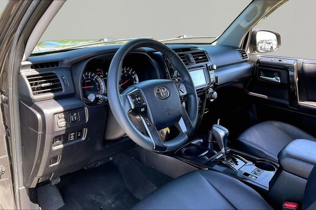 Used 2018 Toyota 4Runner TRD Off-Road Premium AWD/4WD image 12