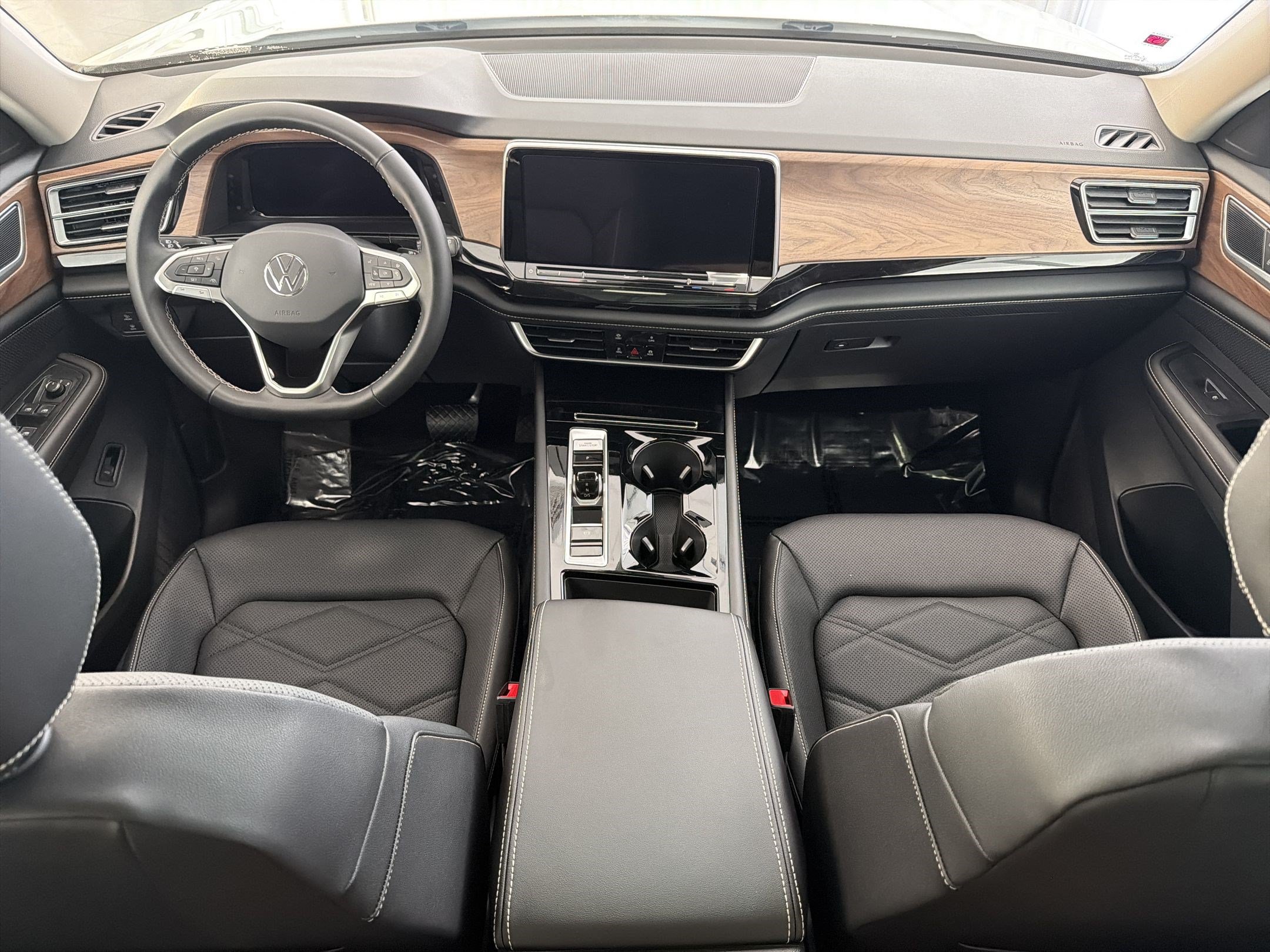 New 2026 Volkswagen Atlas SE FWD image 17