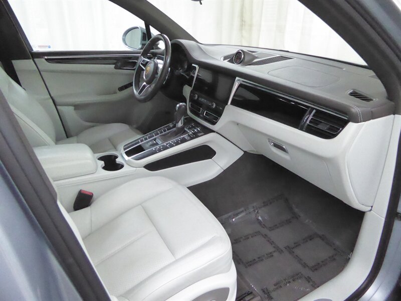 Used 2021 Porsche Macan S AWD/4WD image 22