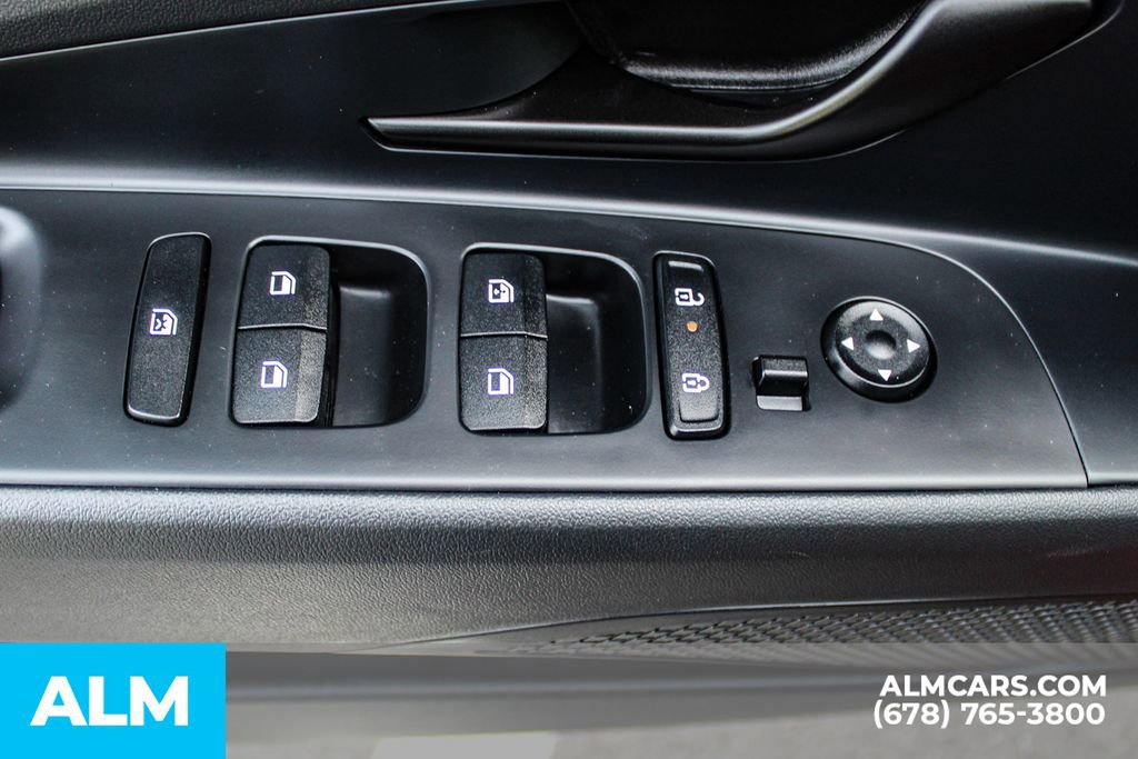 Used 2025 Hyundai Elantra Sport FWD image 37