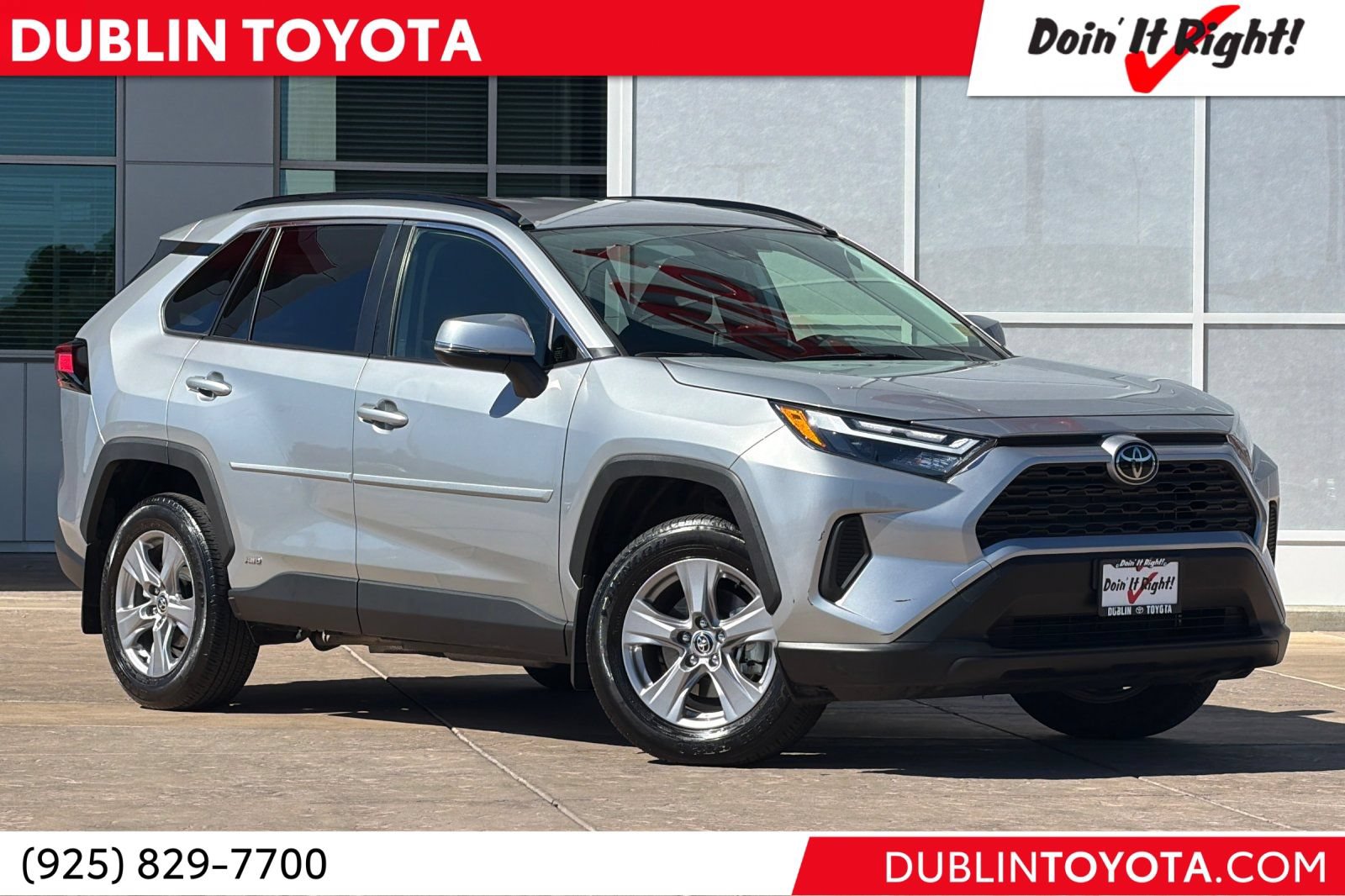 Used 2025 Toyota RAV4 XLE AWD/4WD image 1