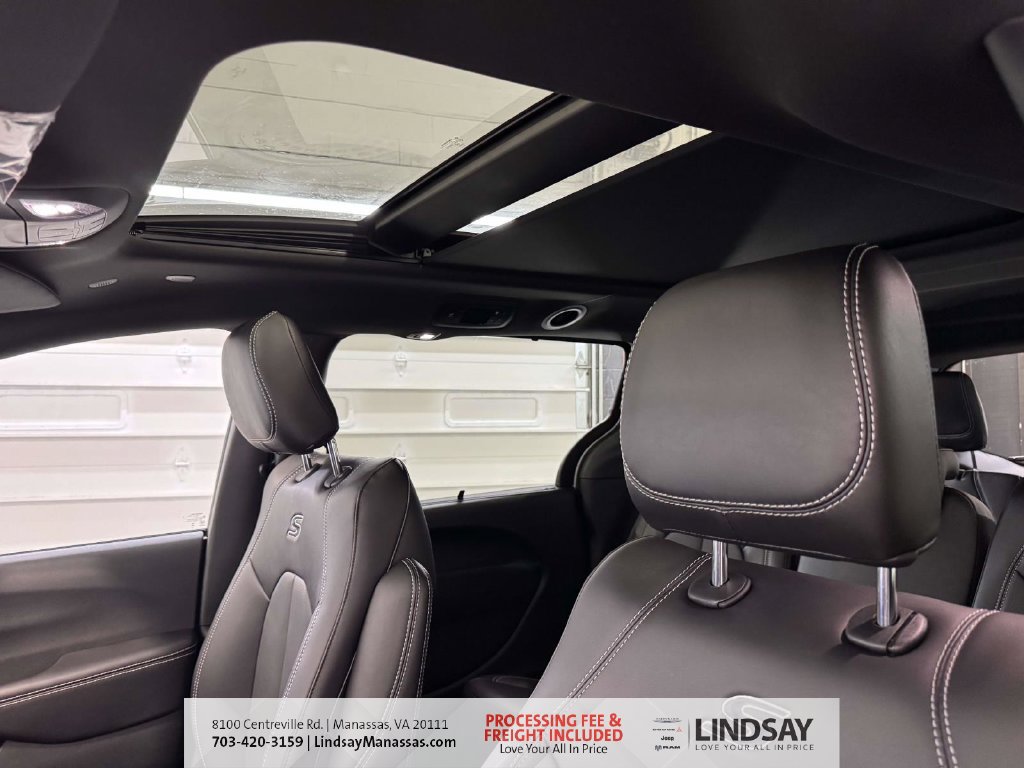 New 2026 Chrysler Pacifica Select w/ S Appearance Package FWD image 19