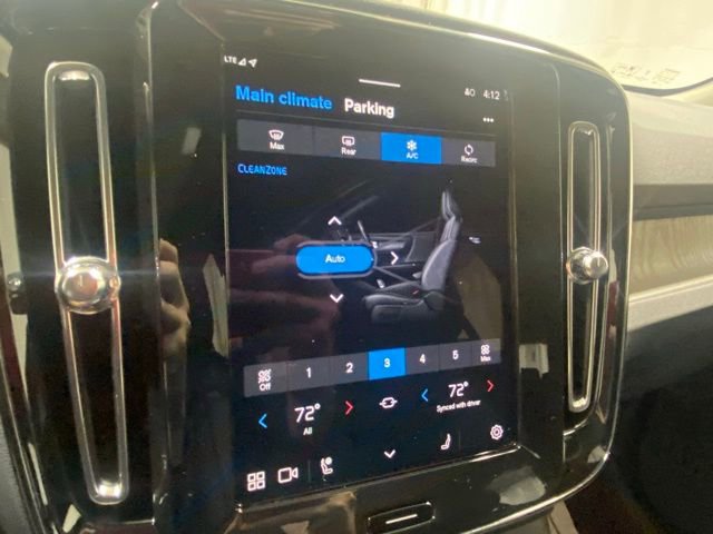 Certified 2025 Volvo XC40 B5 Ultra image 24