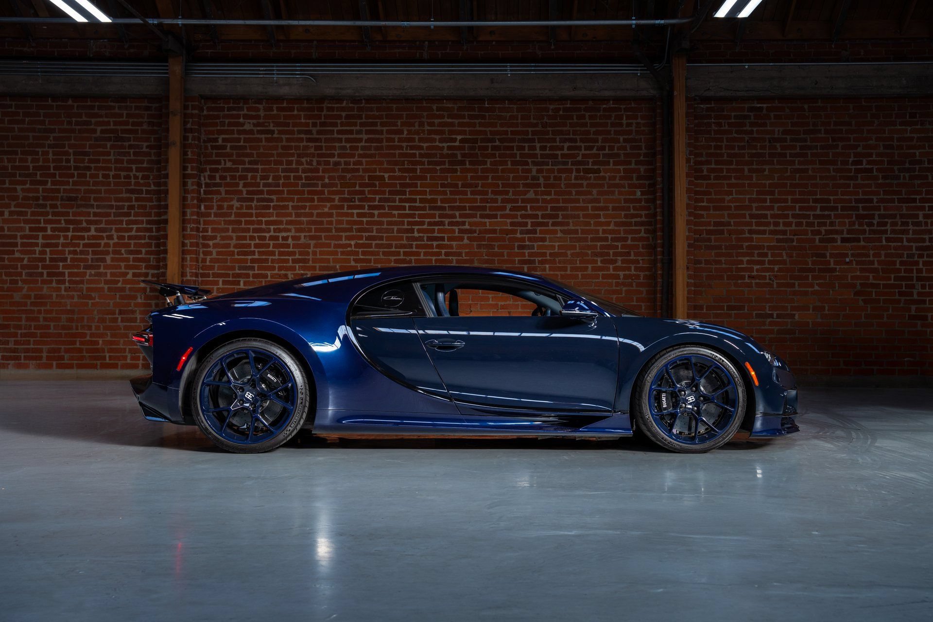Used 2023 Bugatti Chiron AWD/4WD image 2