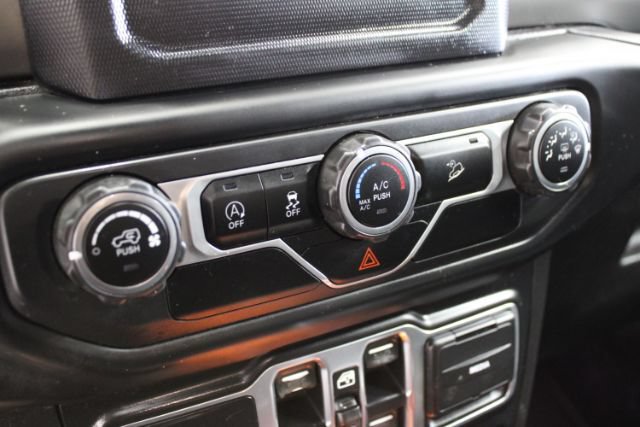 Used 2018 Jeep Wrangler Unlimited Sport S AWD/4WD image 19
