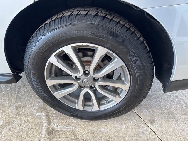 Used 2013 Nissan Pathfinder SV image 36