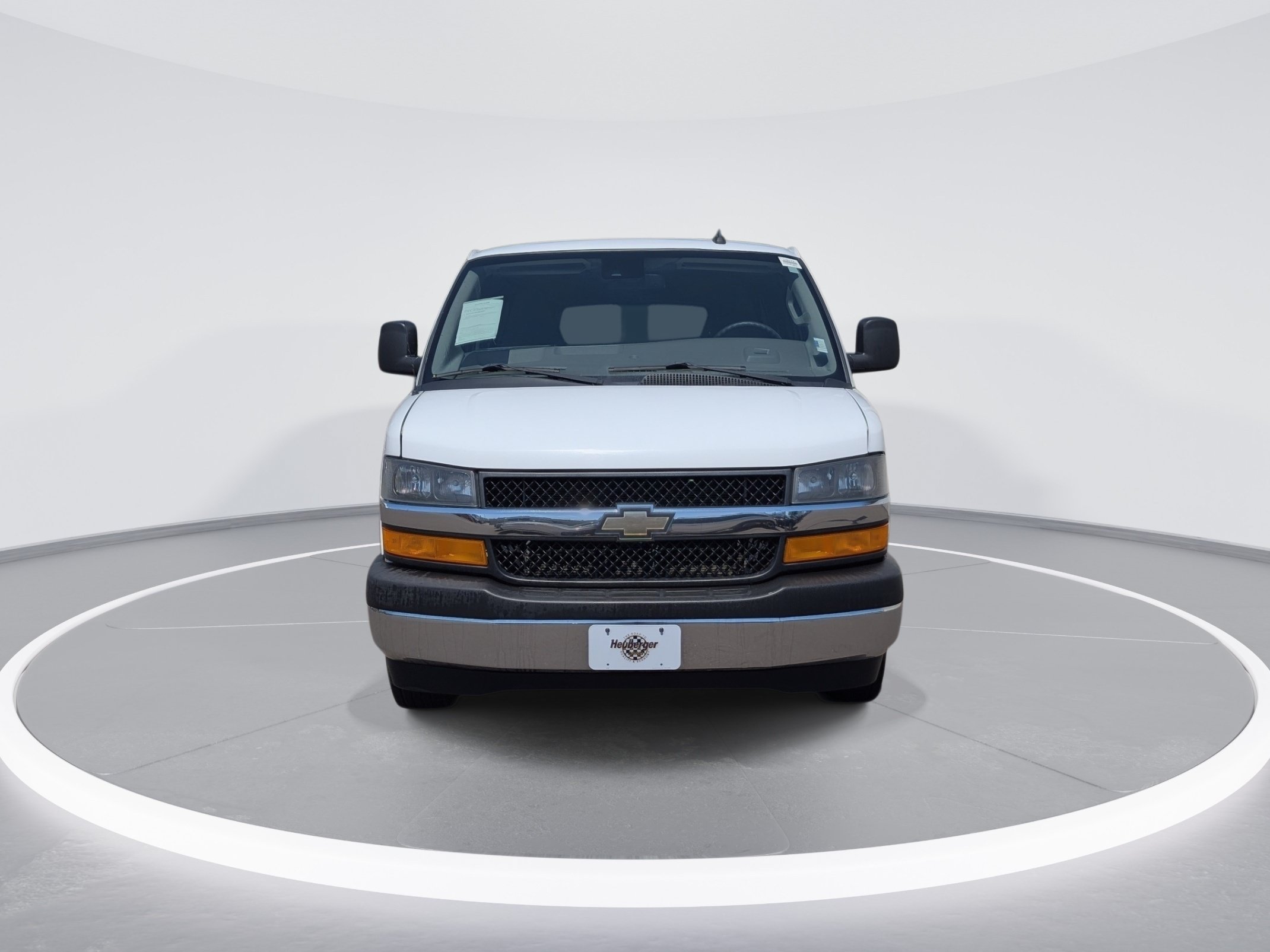 Used 2019 Chevrolet Express 2500 LT w/ LT Preferred Equipment Group RWD image 2
