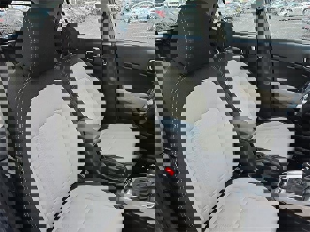 Used 2023 Hyundai Venue SEL image 24