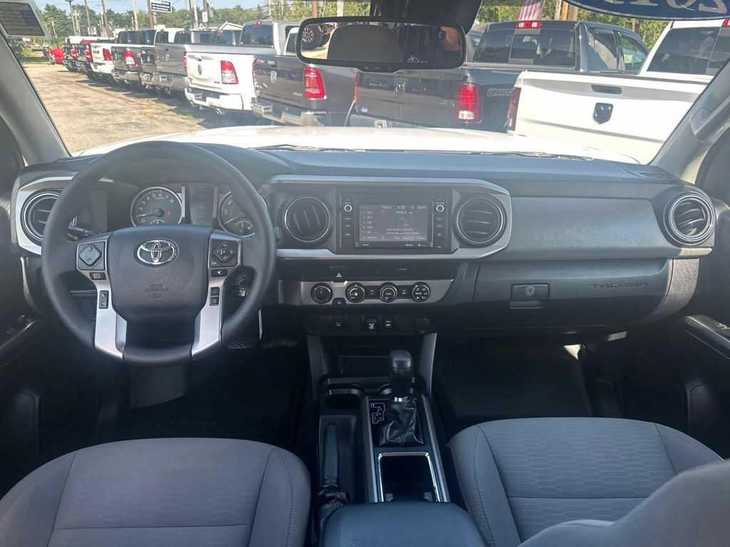Used 2019 Toyota Tacoma SR5 AWD/4WD image 15