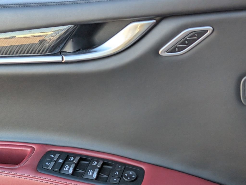 Used 2018 Maserati Ghibli S image 32