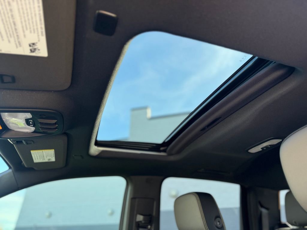 New 2026 Chevrolet Colorado ZR2 w/ Technology Package image 21