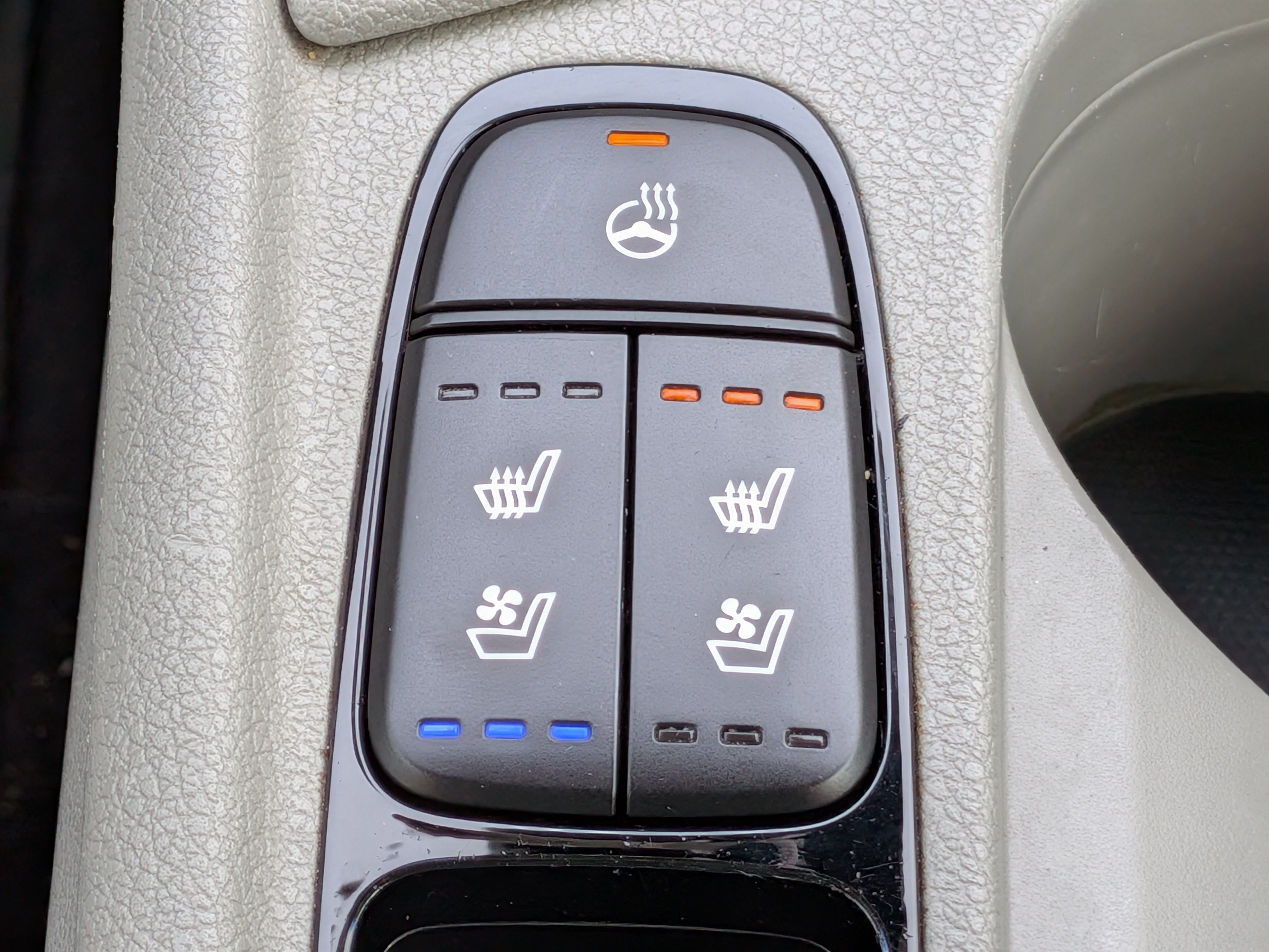 Used 2019 Kia Niro Touring w/ Paint Protection Film Package FWD image 20