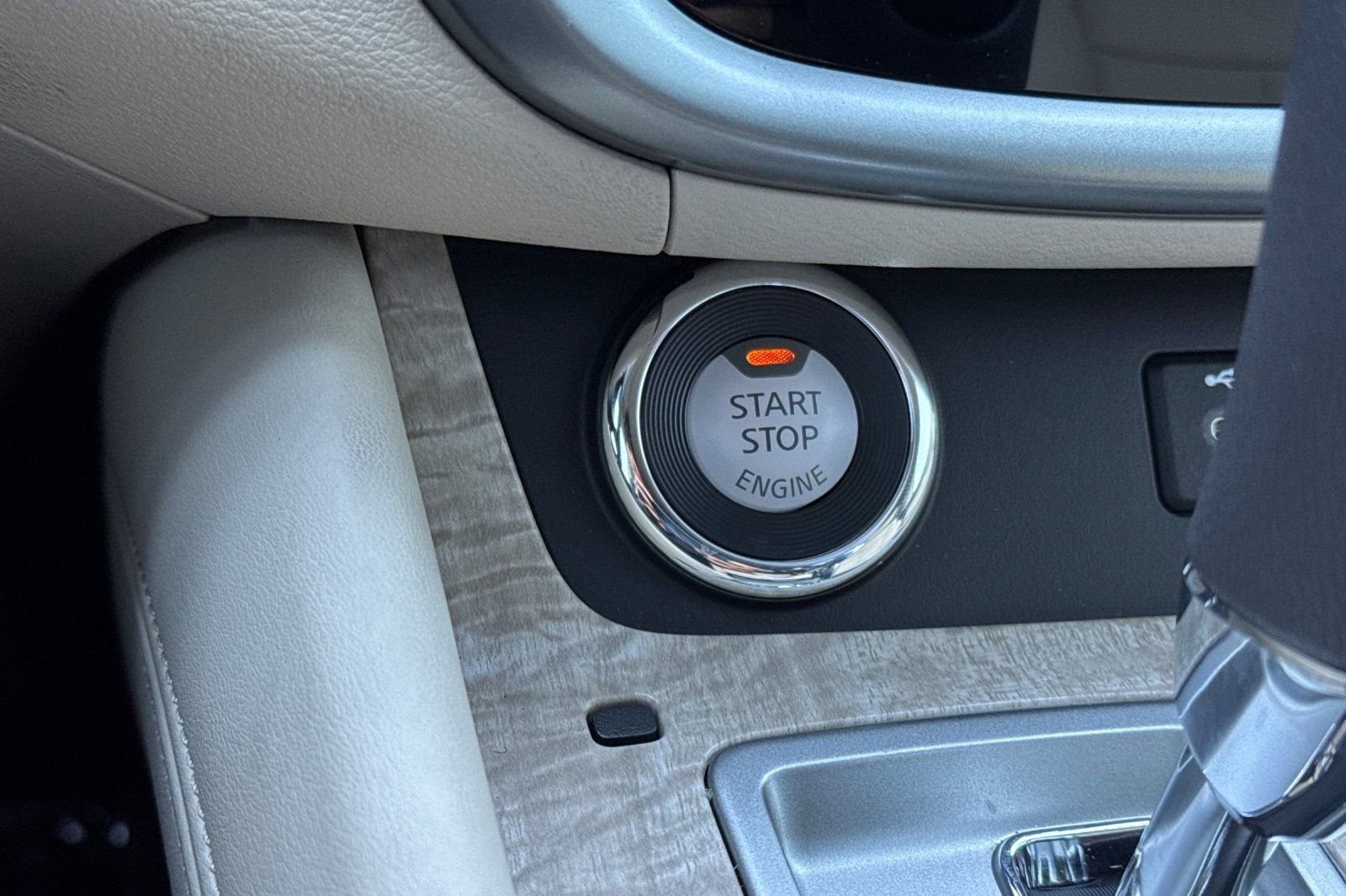 Used 2024 Nissan Murano SL image 23