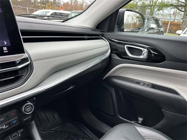 Certified 2022 Jeep Compass Limited image 36