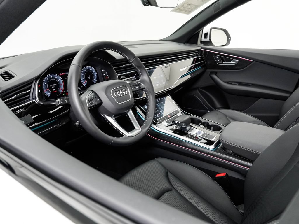 Used 2019 Audi Q8 Premium Plus w/ Premium Plus AWD/4WD image 4