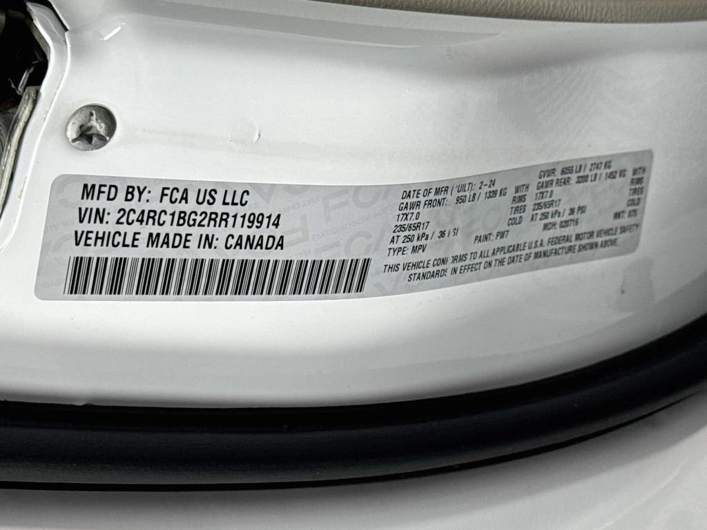 Used 2024 Chrysler Pacifica Touring-L FWD image 31