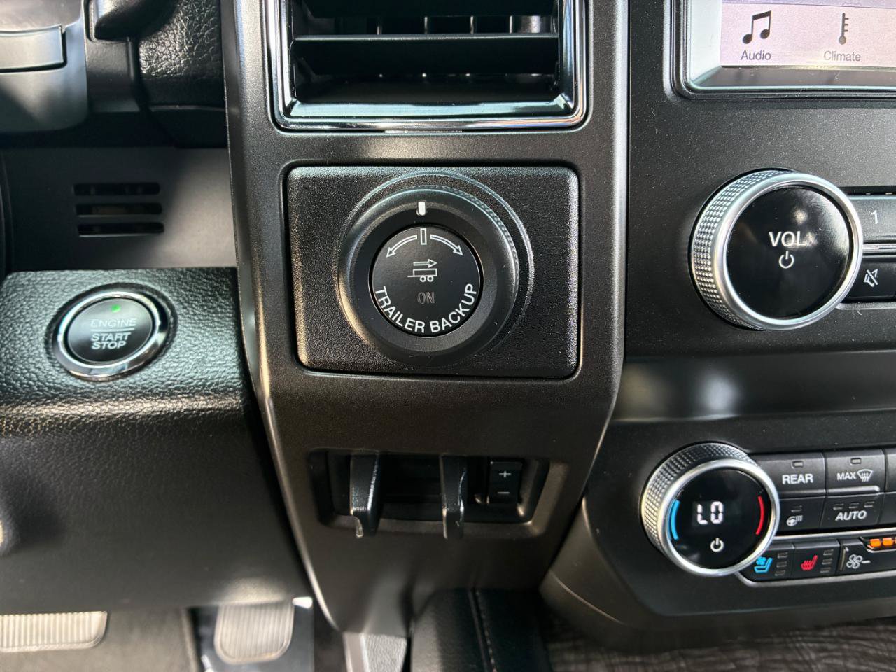 Used 2019 Ford Expedition Limited w/ Special Edition Package RWD image 34