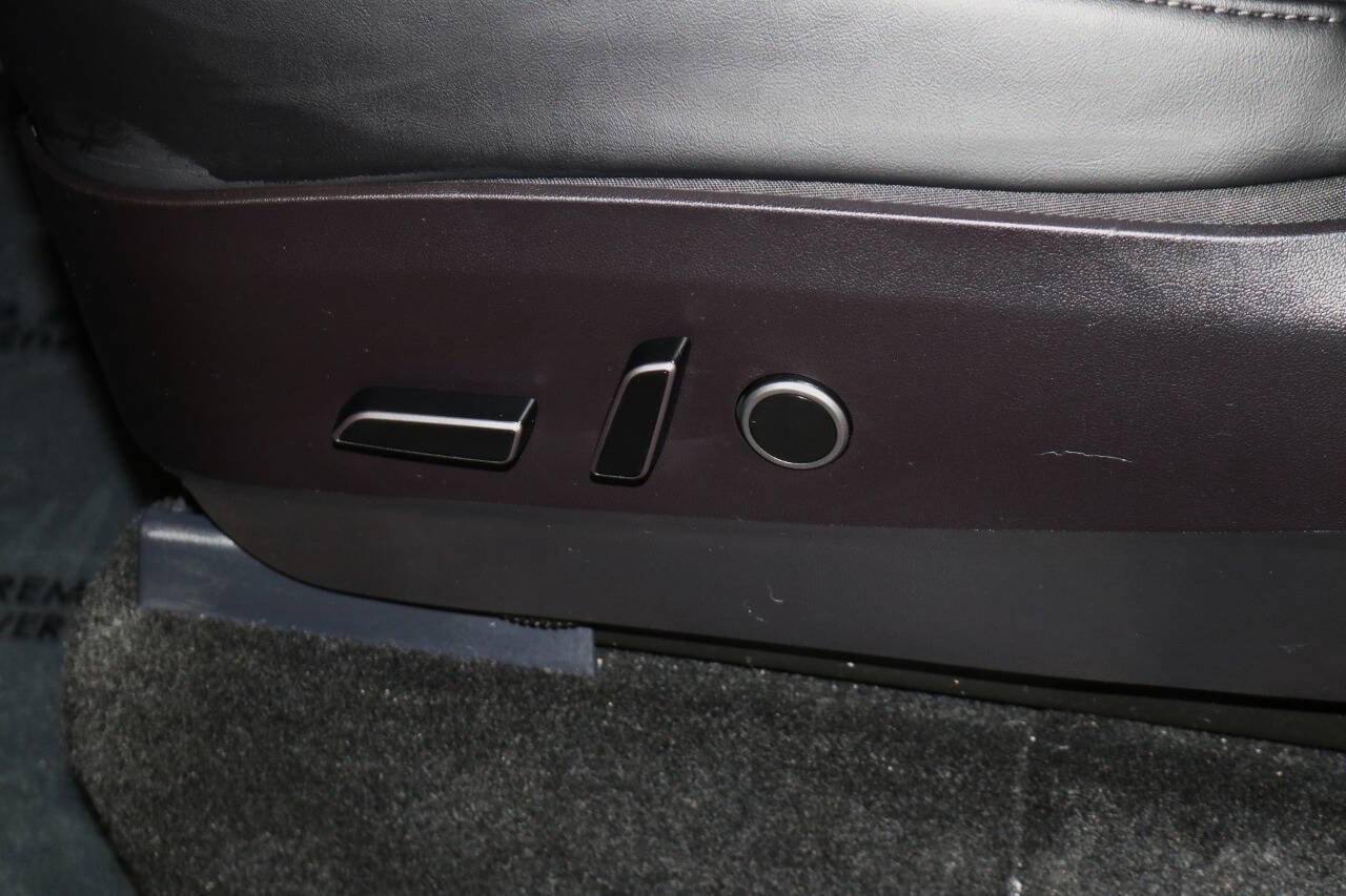 Used 2023 Tesla Model Y Performance image 55