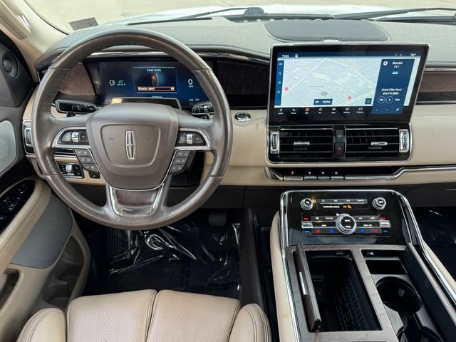 Used 2023 Lincoln Navigator L Reserve AWD/4WD image 4