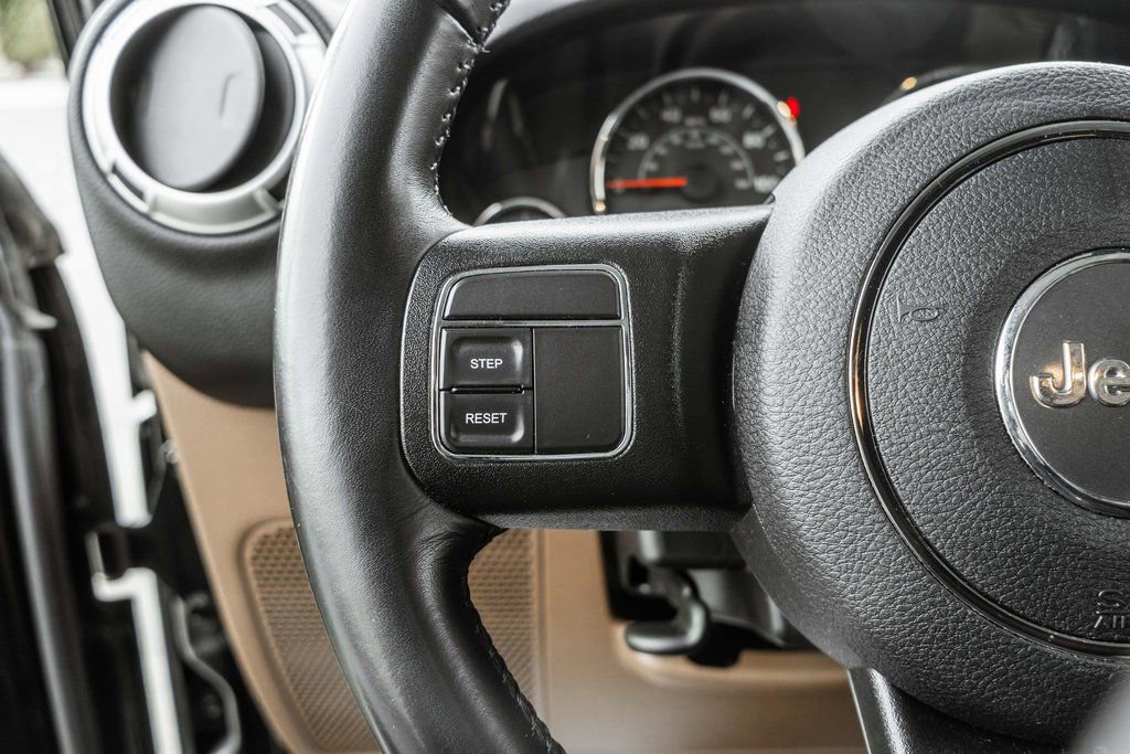 Used 2018 Jeep Wrangler Unlimited Sahara image 20