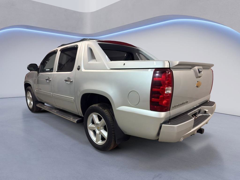 Used 2013 Chevrolet Avalanche LT w/ All-Star Edition image 5