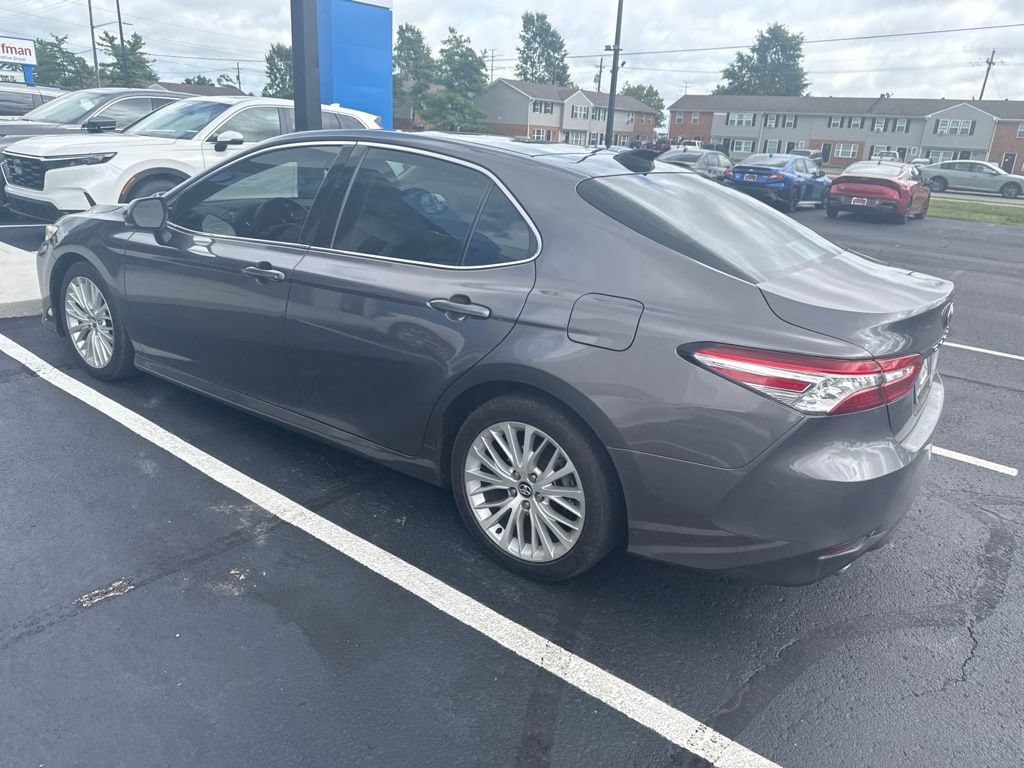 Used 2019 Toyota Camry XLE FWD image 5