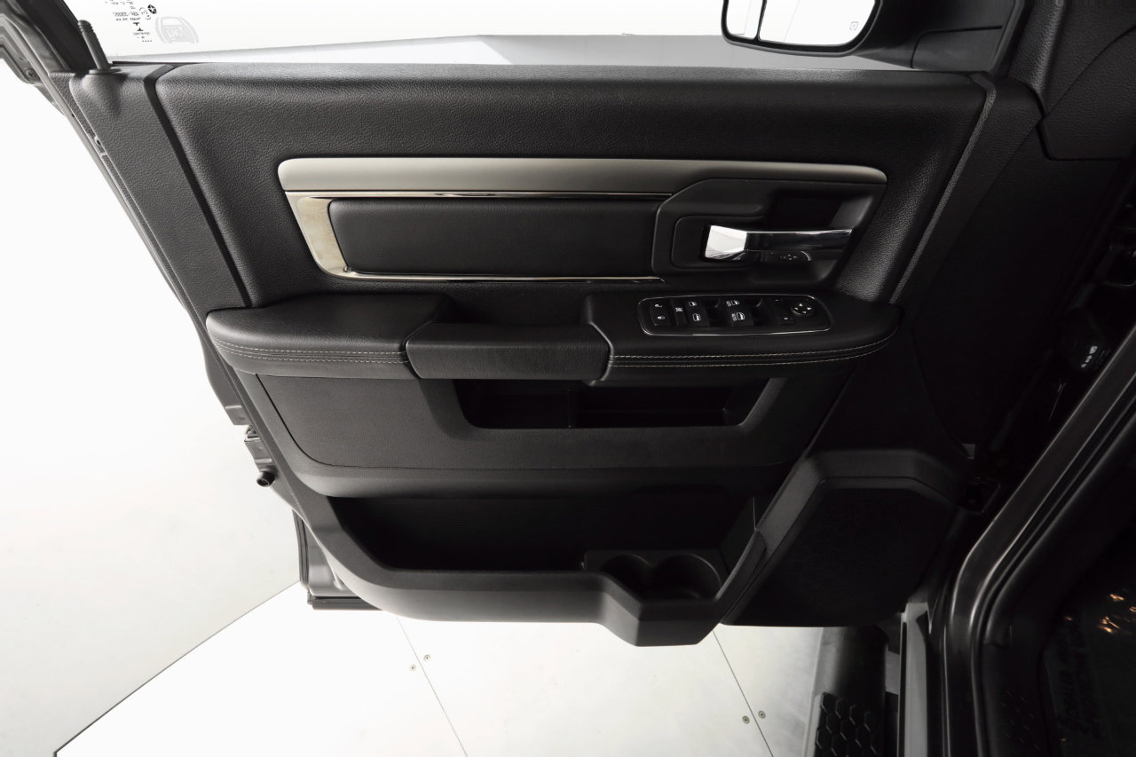 Used 2017 RAM 1500 Sport image 9