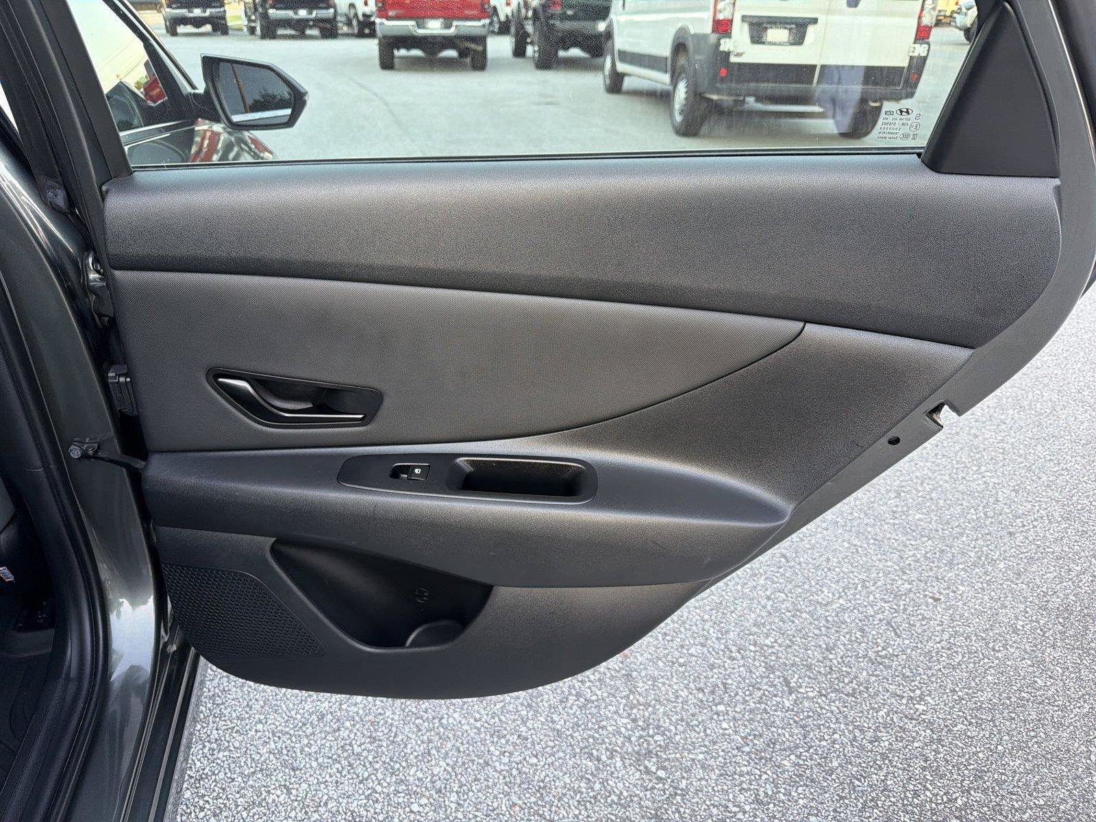 Used 2024 Hyundai Elantra Limited FWD image 15