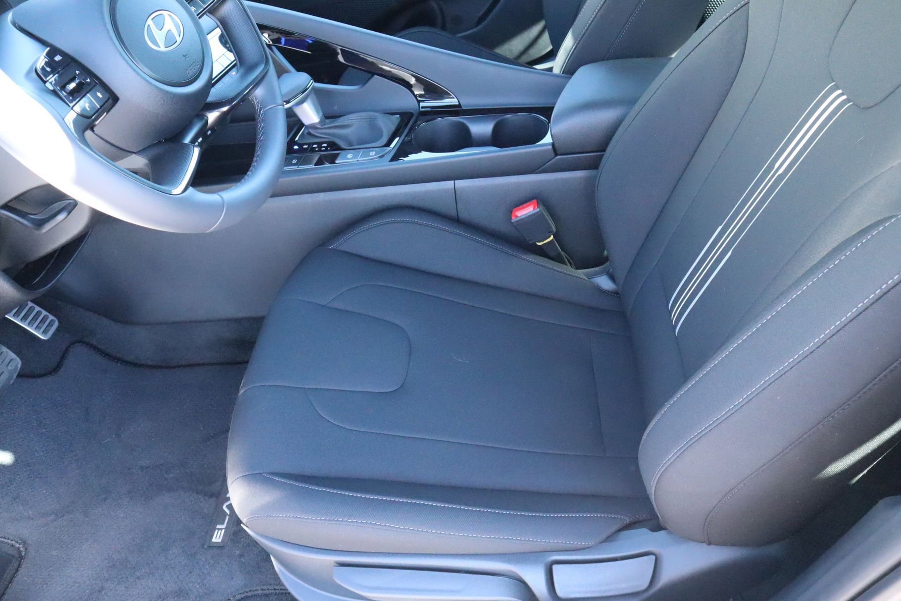 New 2026 Hyundai Elantra SEL Sport image 17