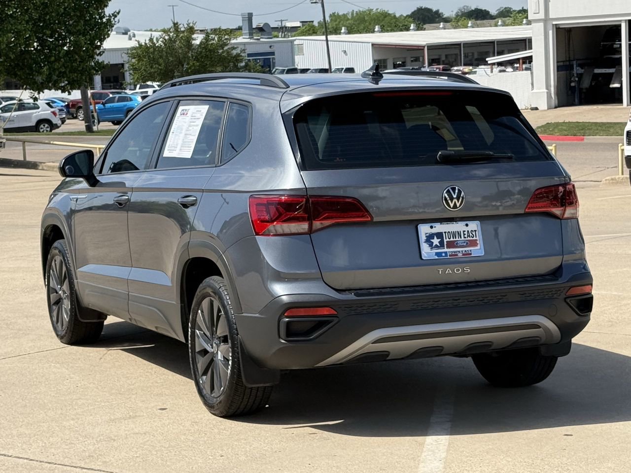 Used 2024 Volkswagen Taos S FWD image 5