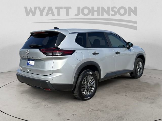 Used 2024 Nissan Rogue S FWD image 5