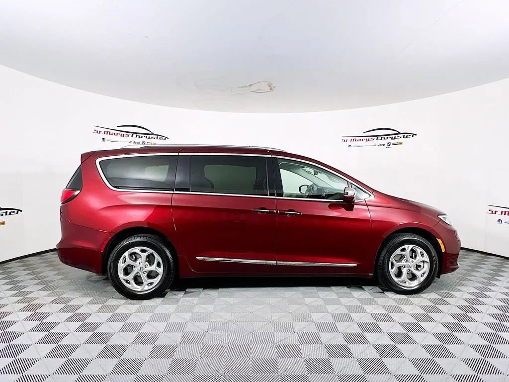 Used 2021 Chrysler Pacifica Limited image 9