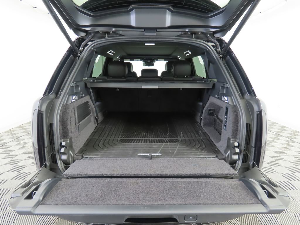 New 2025 Land Rover Range Rover Long Wheelbase SE image 30