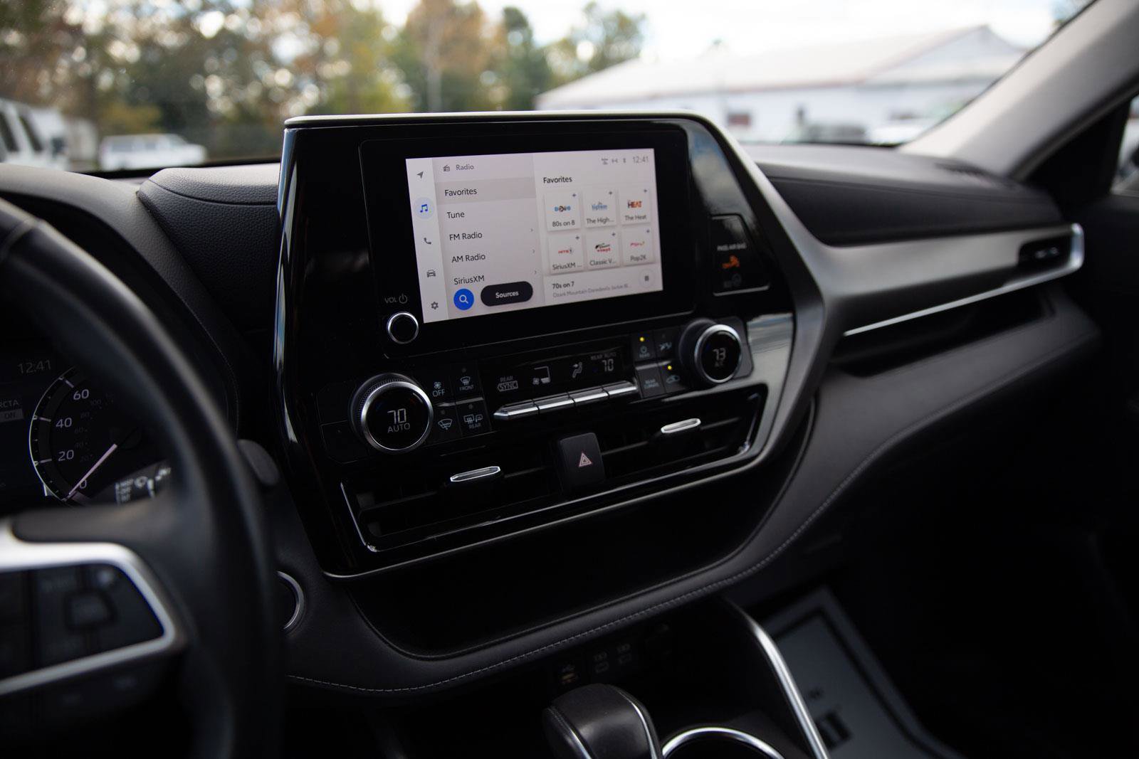 Used 2024 Toyota Highlander LE image 14