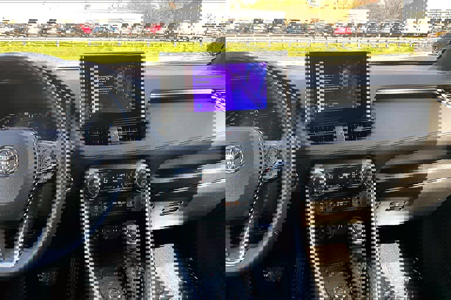 Used 2024 Toyota RAV4 SE w/ Convenience Package image 7