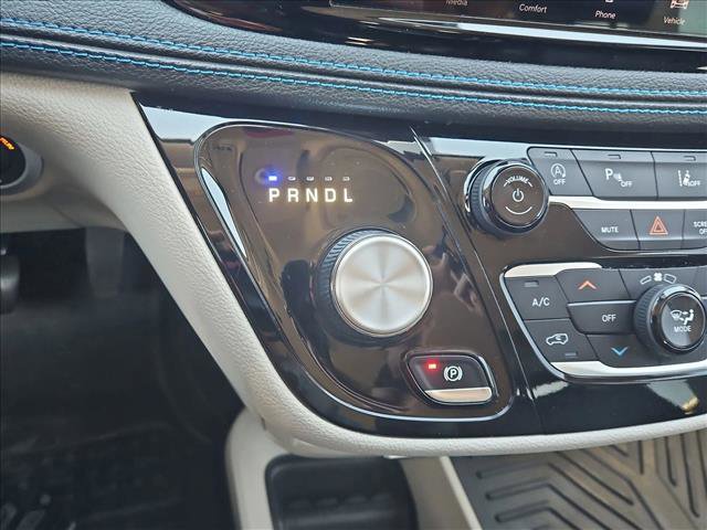 Used 2021 Chrysler Pacifica Touring-L image 12