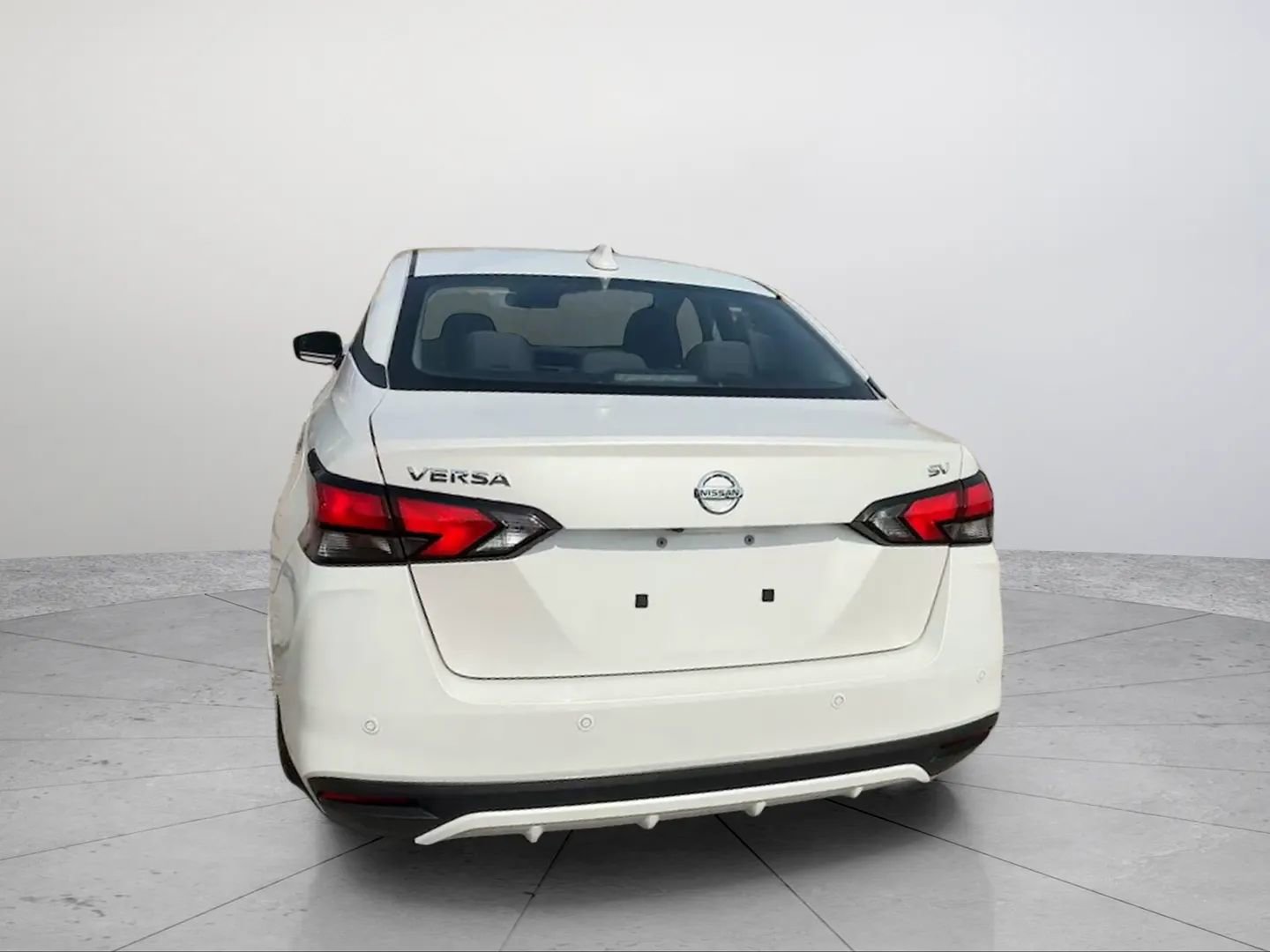 Used 2021 Nissan Versa SV image 4