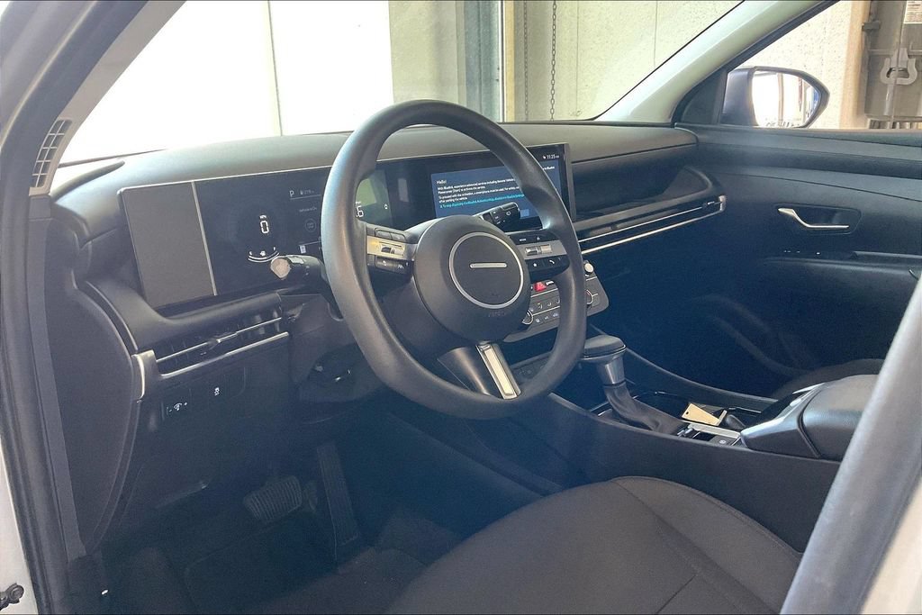Used 2025 Hyundai Tucson SE FWD image 4