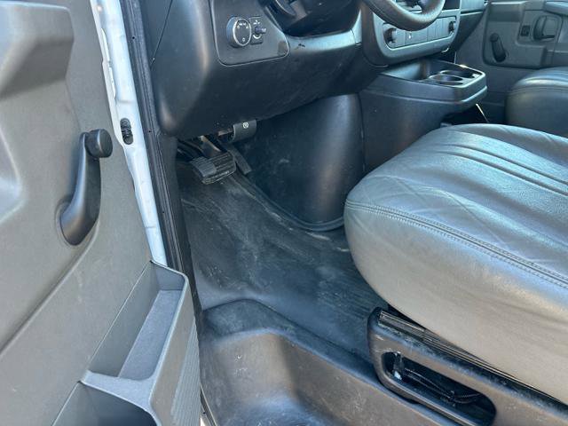 Used 2014 Chevrolet Express 4500 G4500 image 20