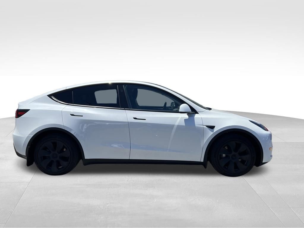 Used 2024 Tesla Model Y Long Range AWD/4WD image 6