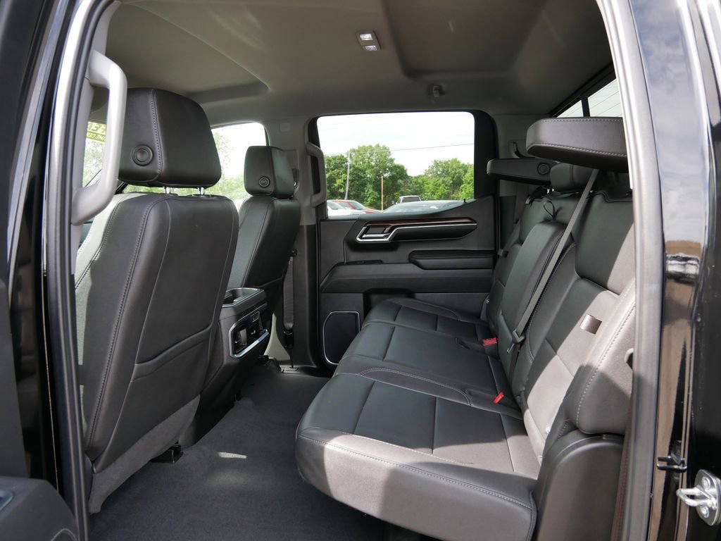 Used 2023 GMC Sierra 1500 SLT w/ SLT Premium Plus Package AWD/4WD image 16