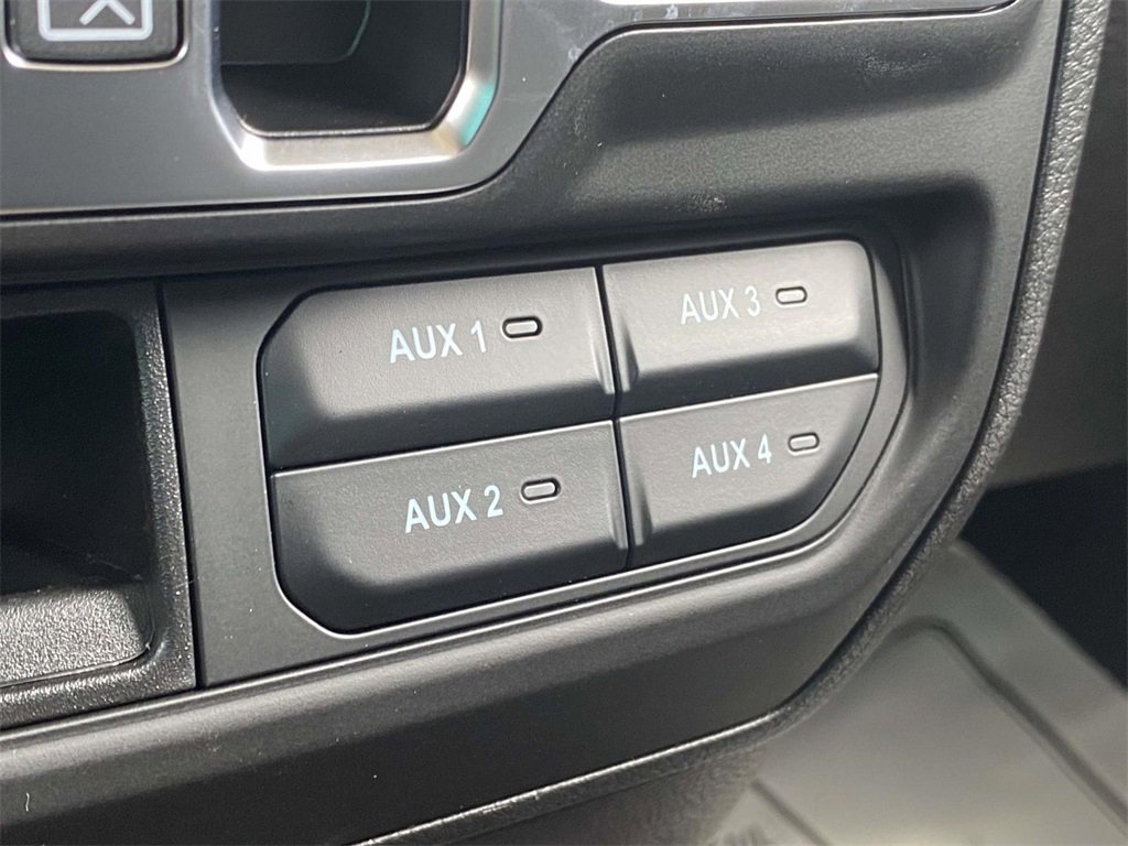 New 2025 Jeep Gladiator Sport image 23