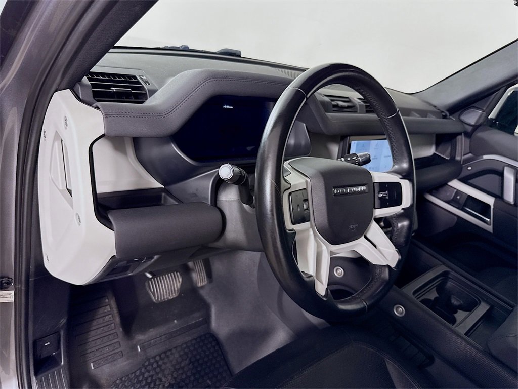 Used 2022 Land Rover Defender 90 X-Dynamic S image 10