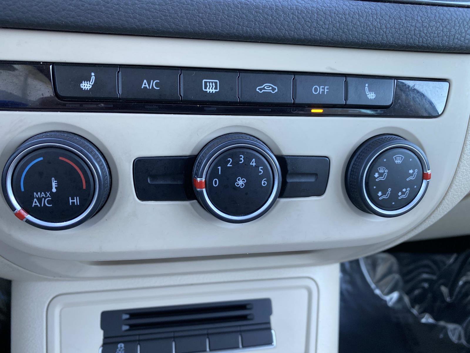 Used 2017 Volkswagen Tiguan Wolfsburg Edition image 13