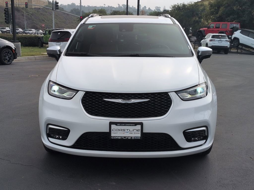 New 2026 Chrysler Pacifica Pinnacle w/ Trailer Tow Group image 2